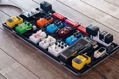 What Are Guitar Pedals Used For: A Deep Dive into the Versatile World of Guitar Amplifier Pedals